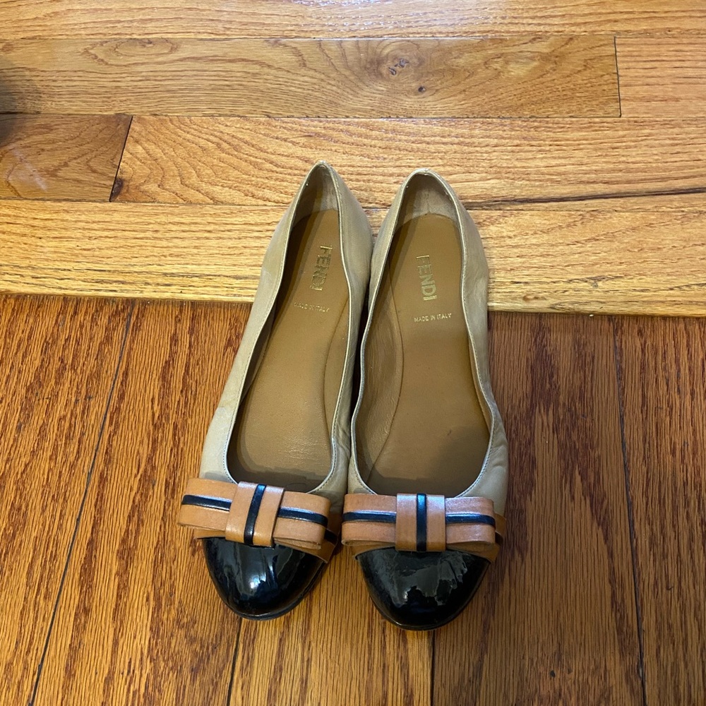 Fendi Beige and Black Loafers with Bow Accent